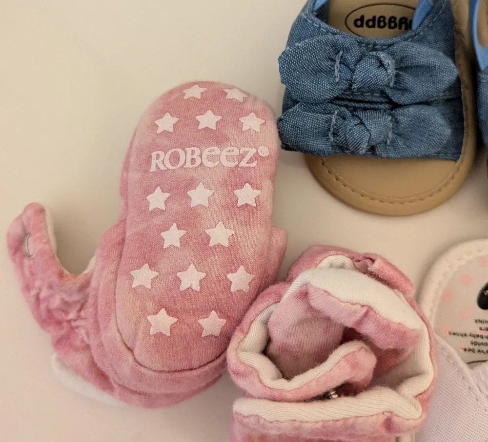 Robeez pink booties Shoe Bundle size 0-6 Month
